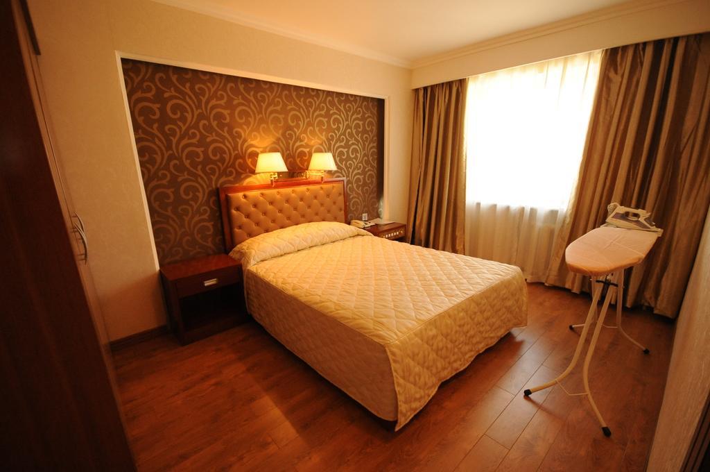 Flower Hotel Ulaanbaatar Room photo